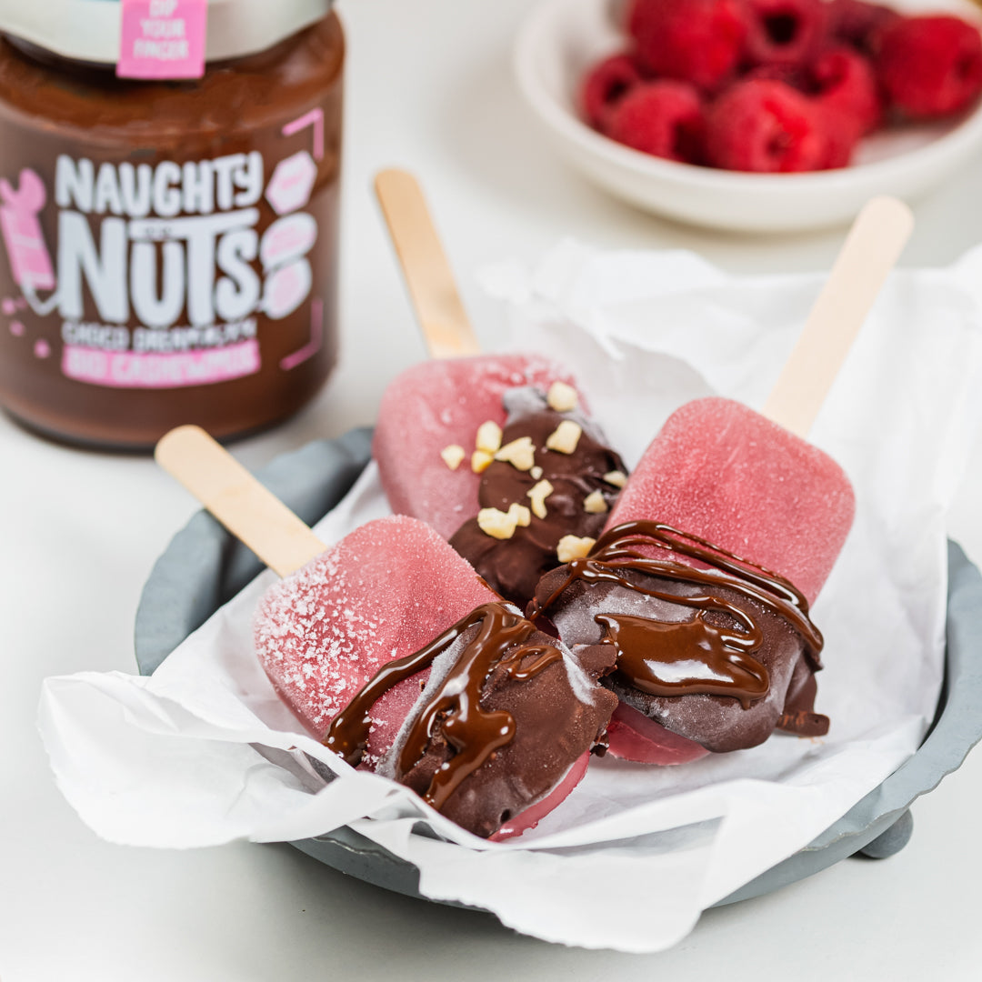 Veganes Himbeereis am Stiel mit Naughty Nuts BIO Cashewmus Choco Dream