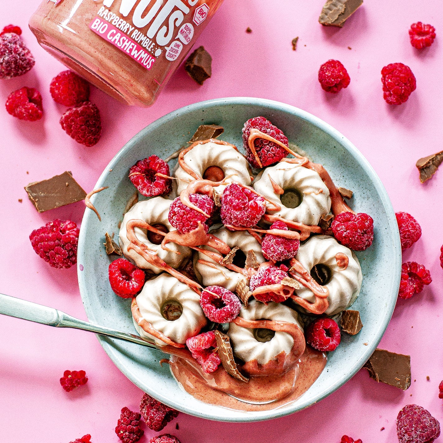 Gugelhupf Nicecream Cashew-Kokos-Himbeere