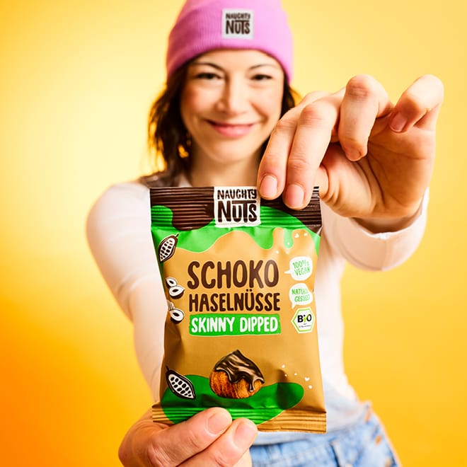 Naughty Nuts Nüsse mit Schokoladenüberzug Bio Schoko-Haselnüsse (skinny dipped) - 10er Box